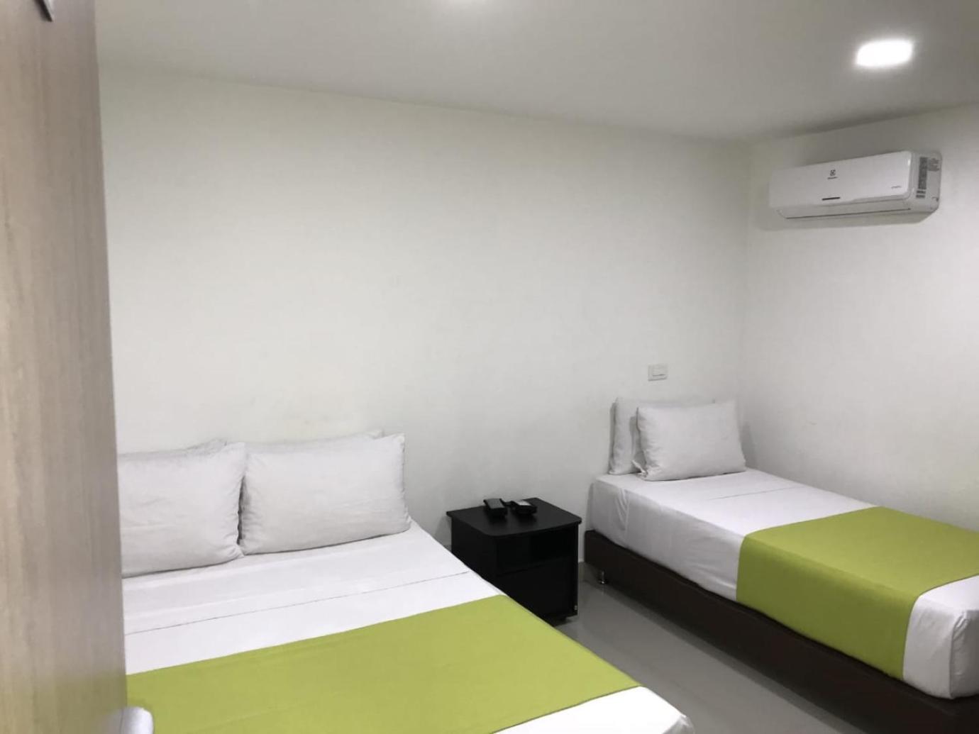 Emporium El Coral Laureles 3*