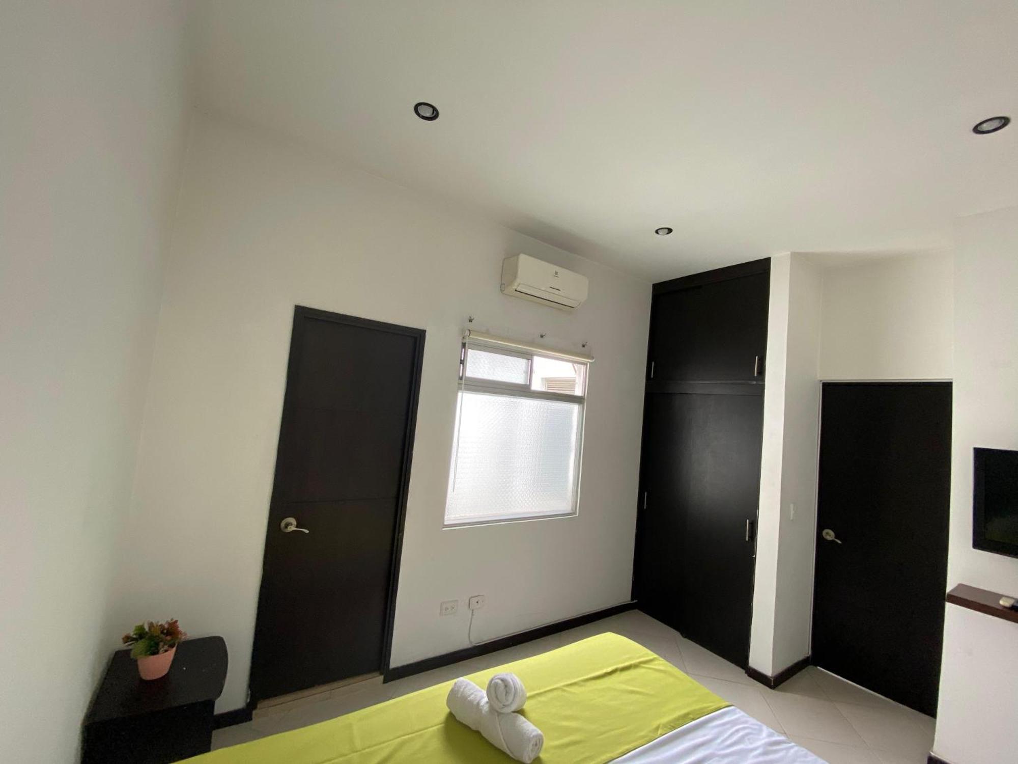 Emporium El Coral Laureles 3*