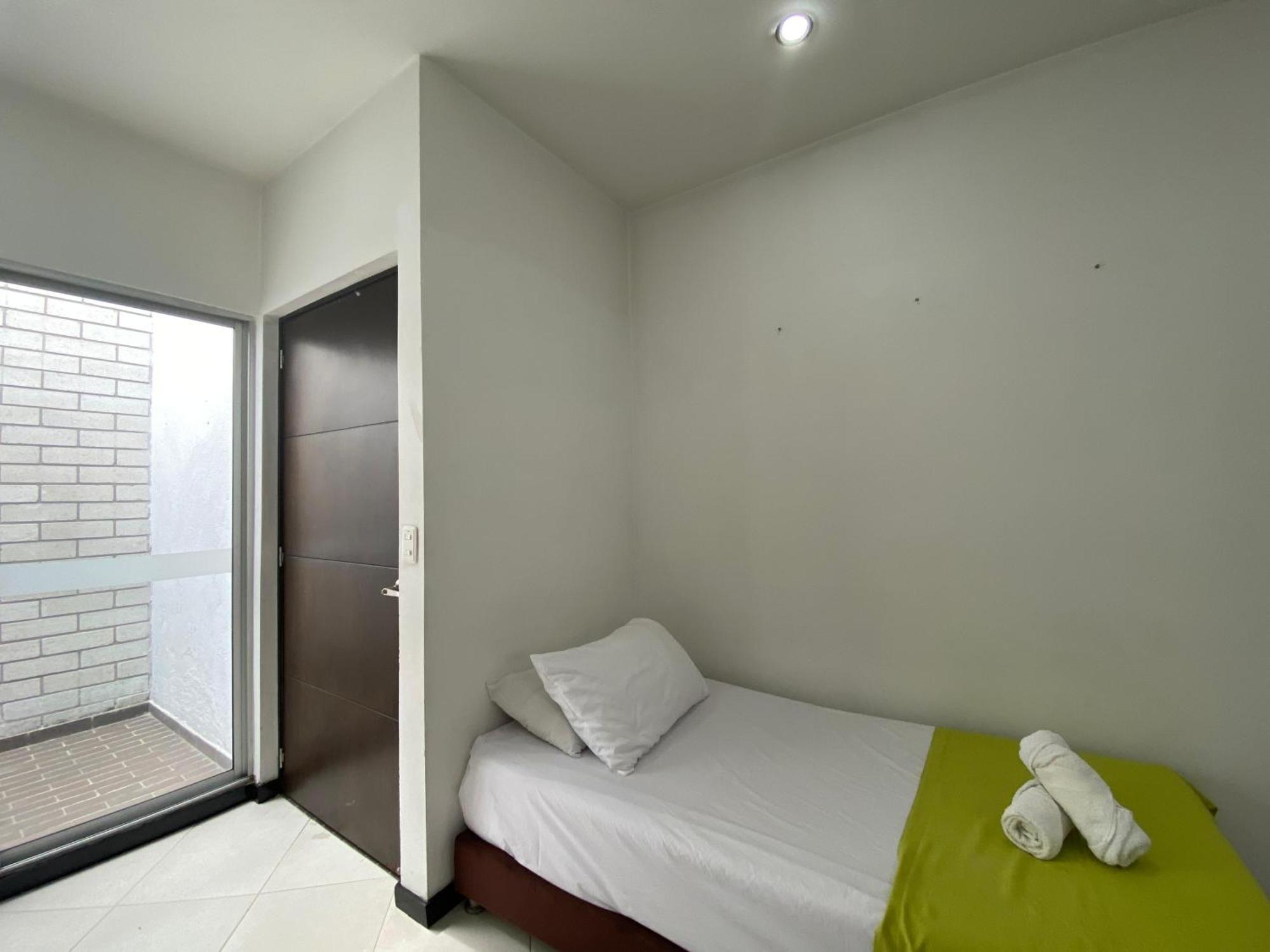 Emporium El Coral Laureles 3*