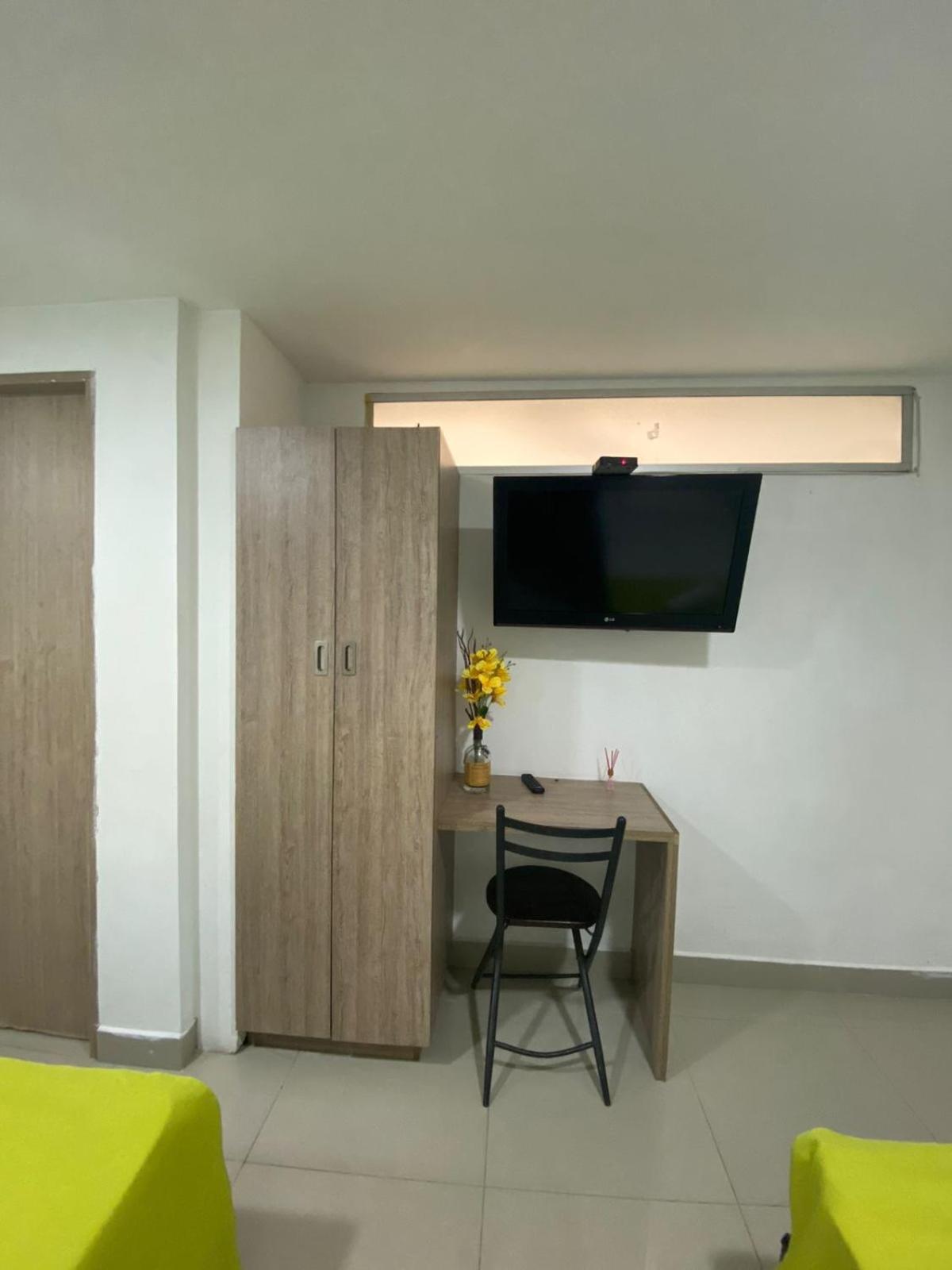 Emporium El Coral Laureles 3*