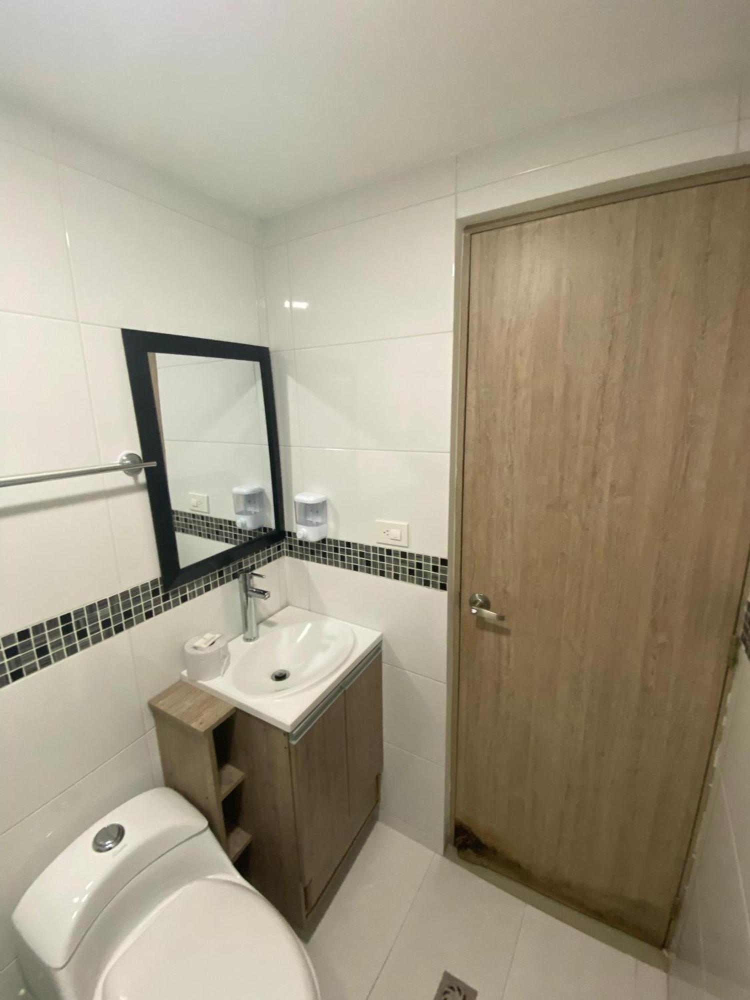 Hotel Emporium El Coral Laureles Medellin