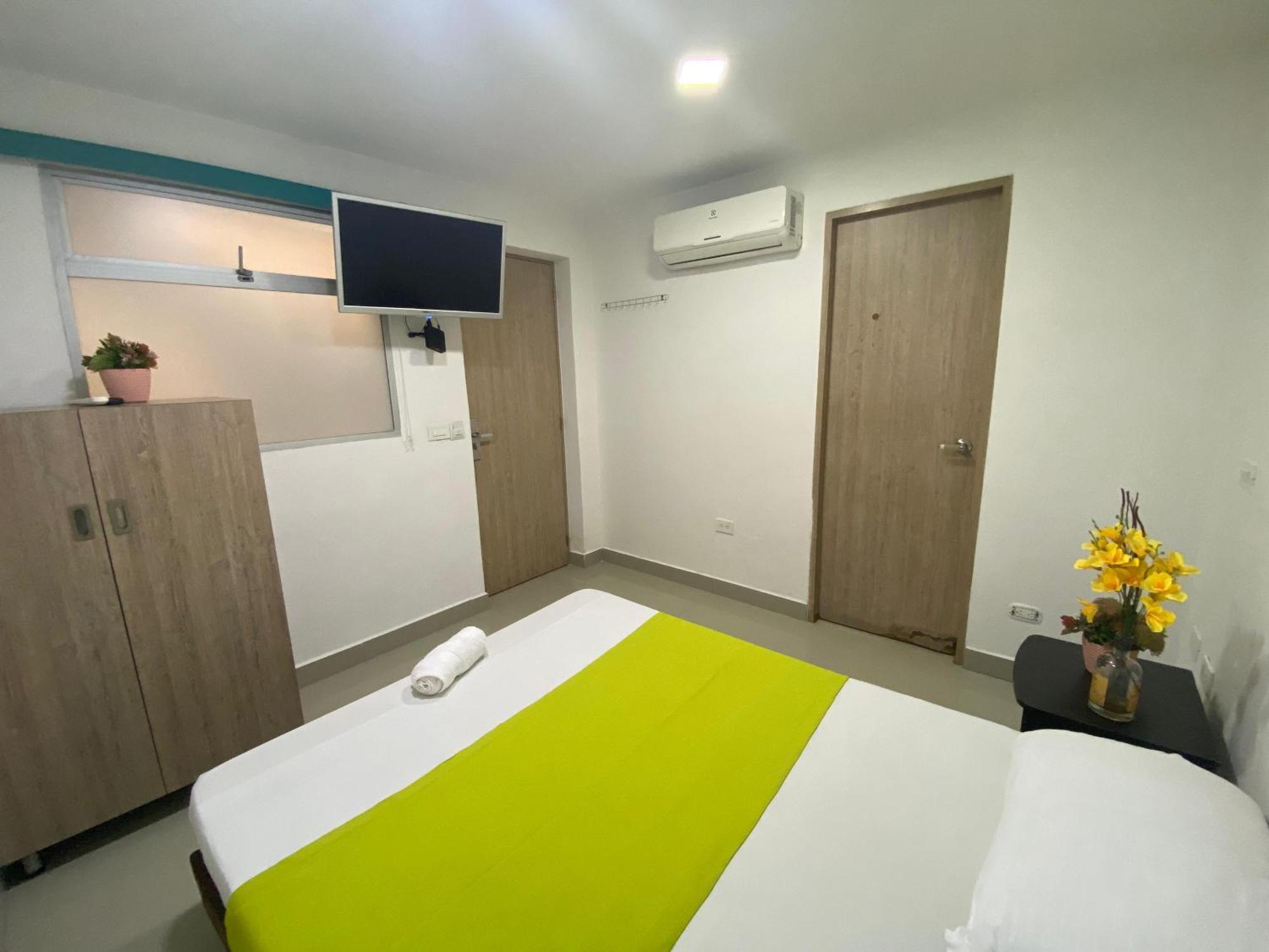 Hotel Emporium El Coral Laureles 3*